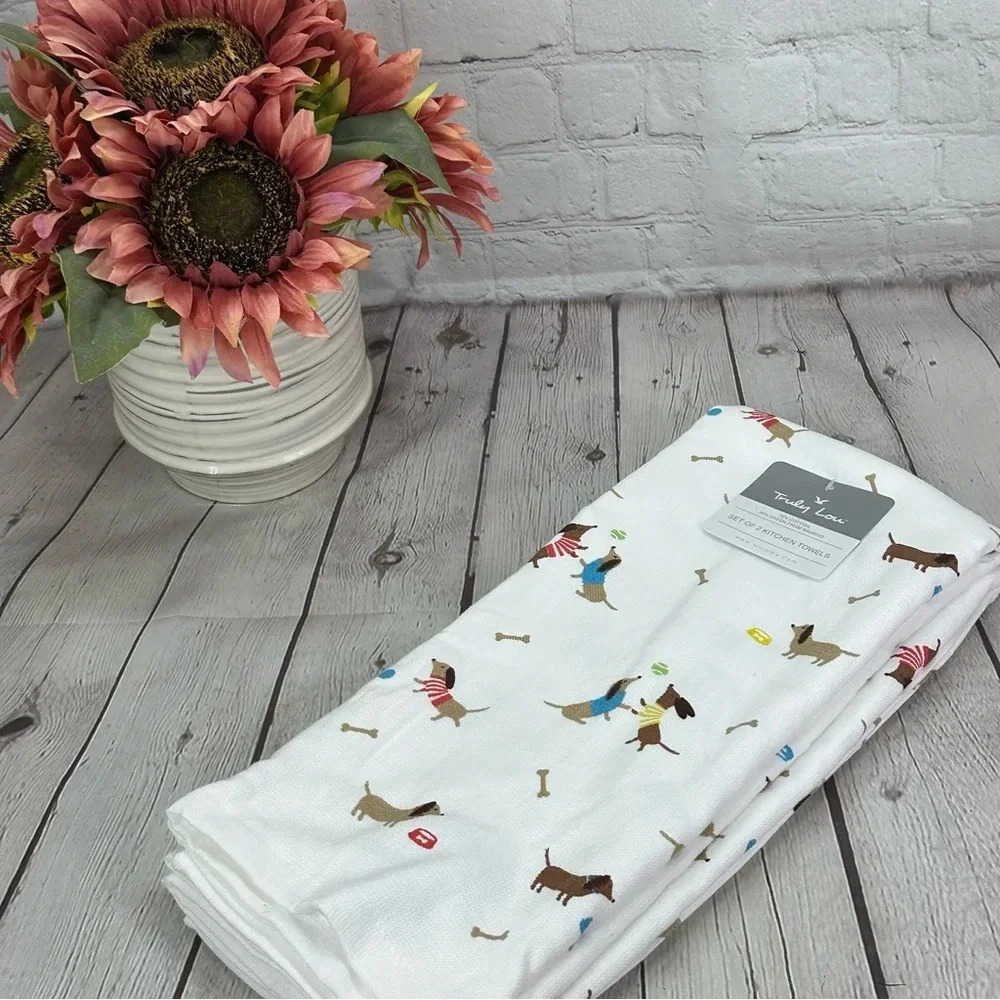 NWT Truly Lou cotton bamboo kitchen towels set of two with dachshunds